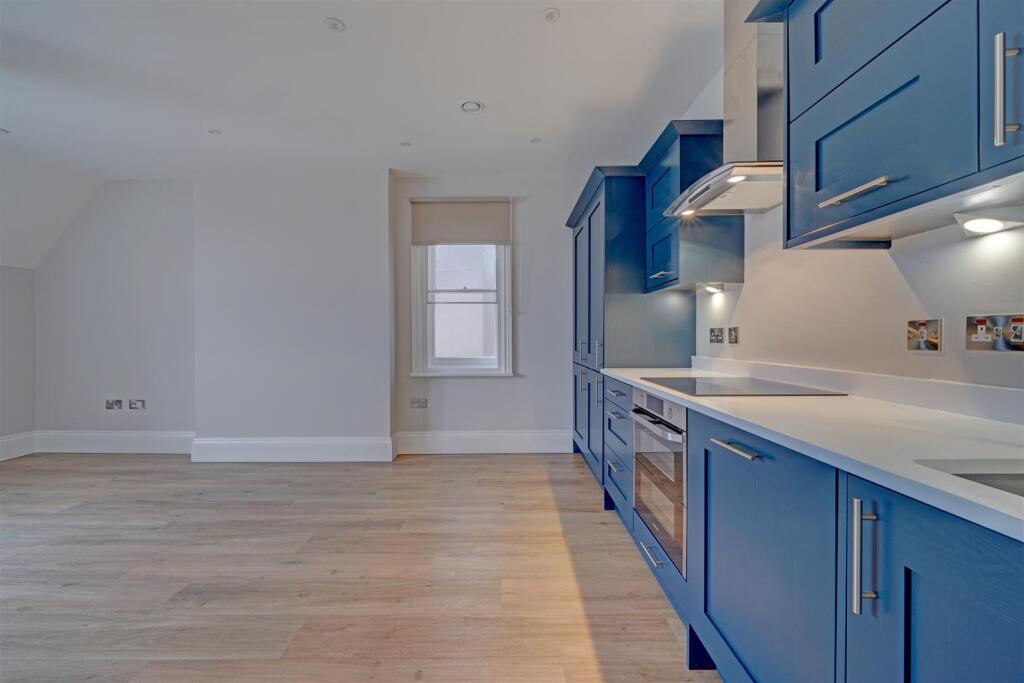 6b Queens Drive (11).jpg