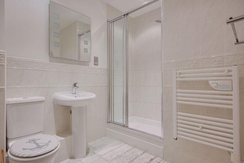 Bedroom One (En-Suite)