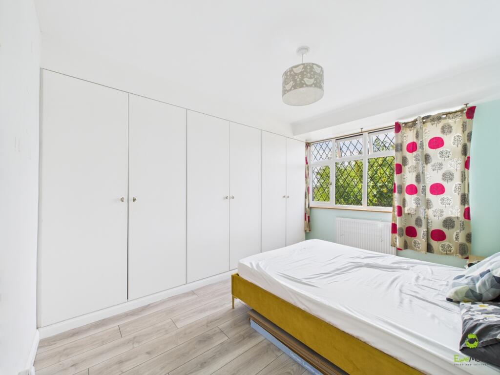 CAM03779G0-PR0271-STILL001