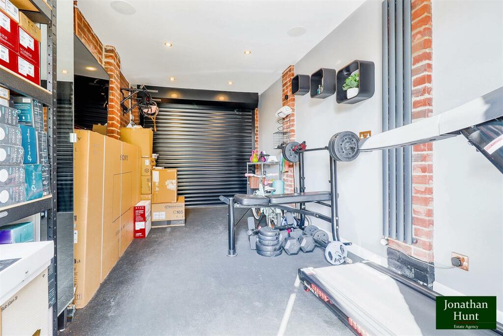 GARAGE
