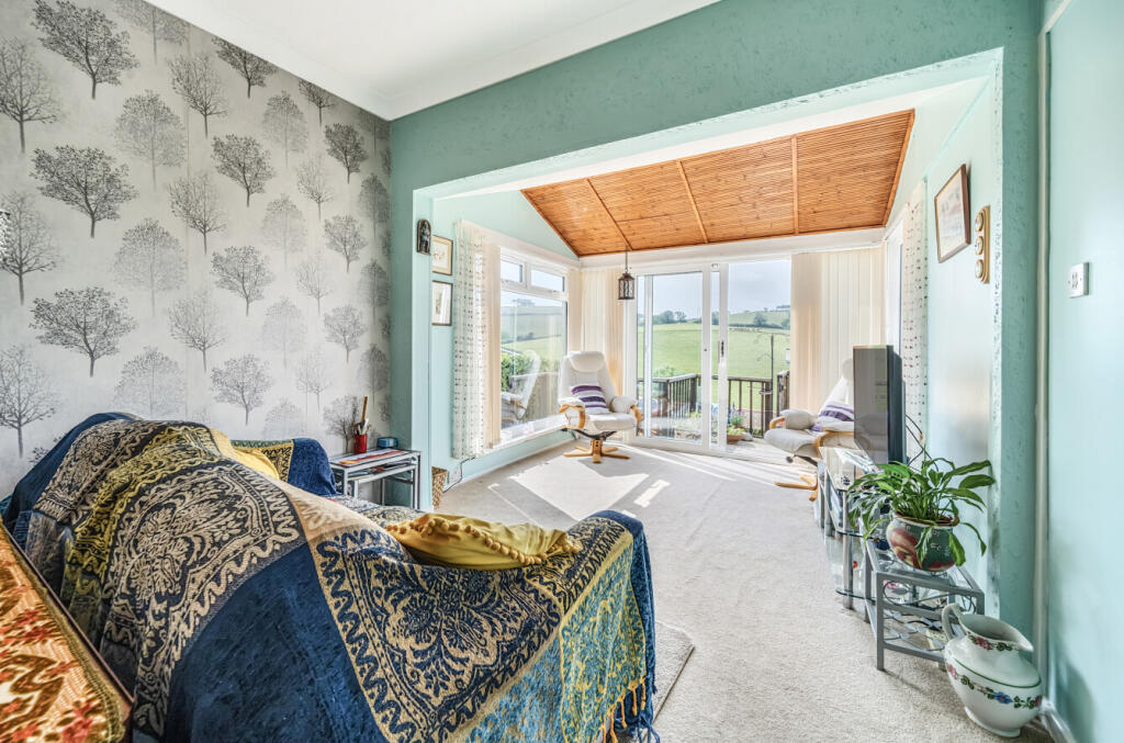 1306952-12-684bf9...