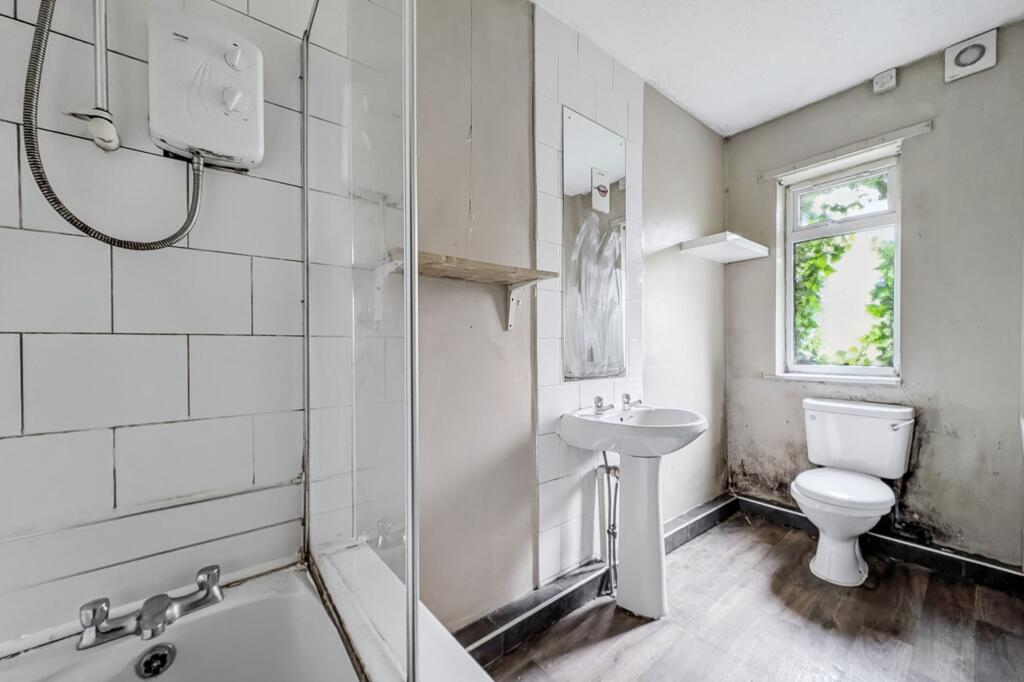 17 The Oval, Newcastle Upon Tyne, NE6 3LH