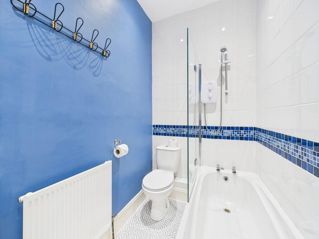 CAM02089G0-PR0495...