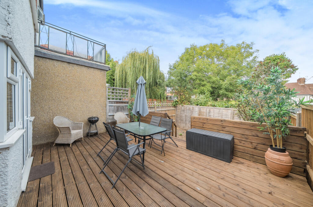 1346404-4-68b0b8a...