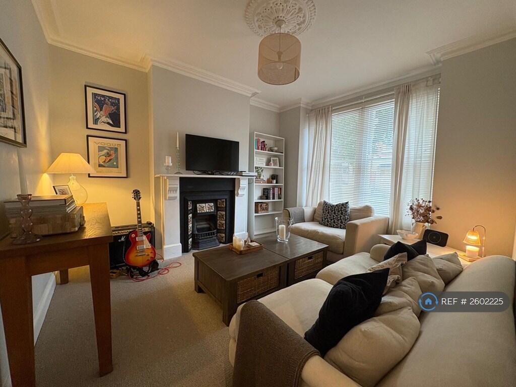 Bedroom2/Sitting Room