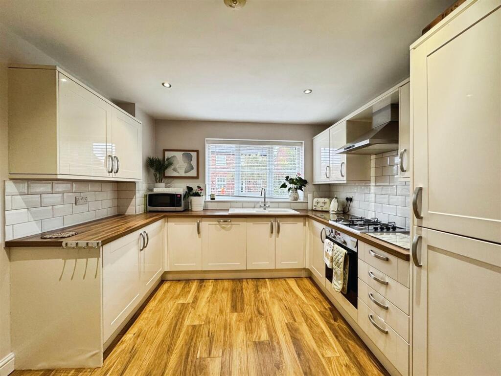 fc4545a1--4C2A-A271-760BEEDAD90C-39662-0000193BD8F