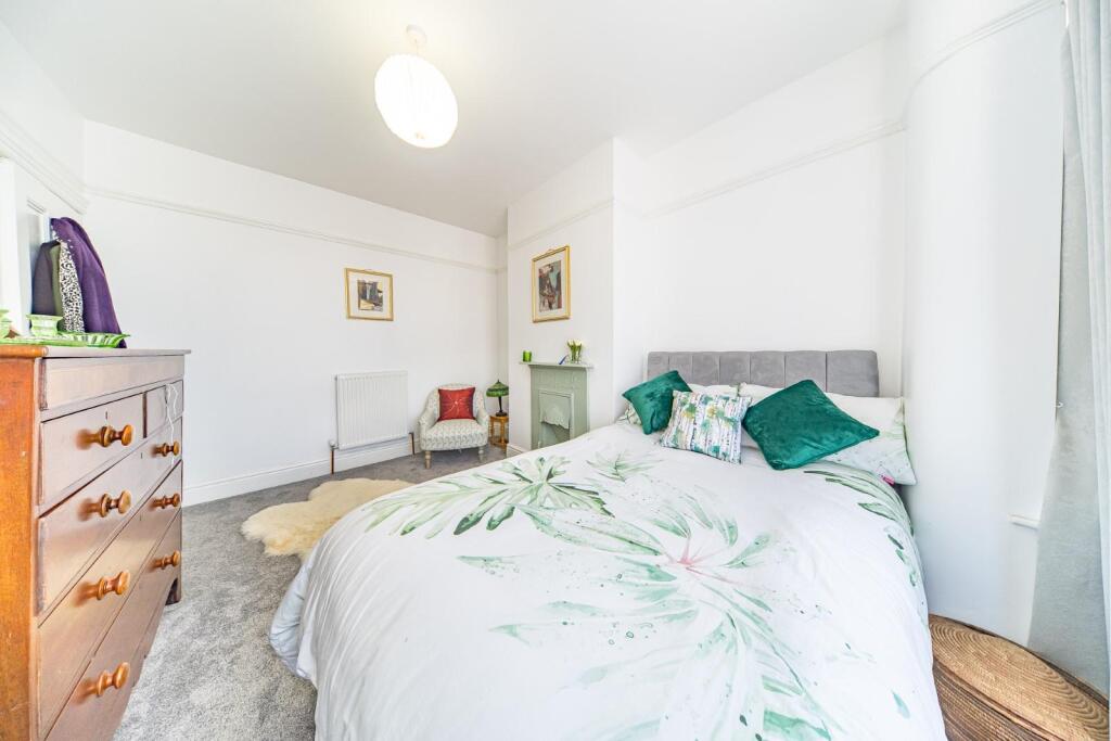 116 st james road bedroom 1.jpg