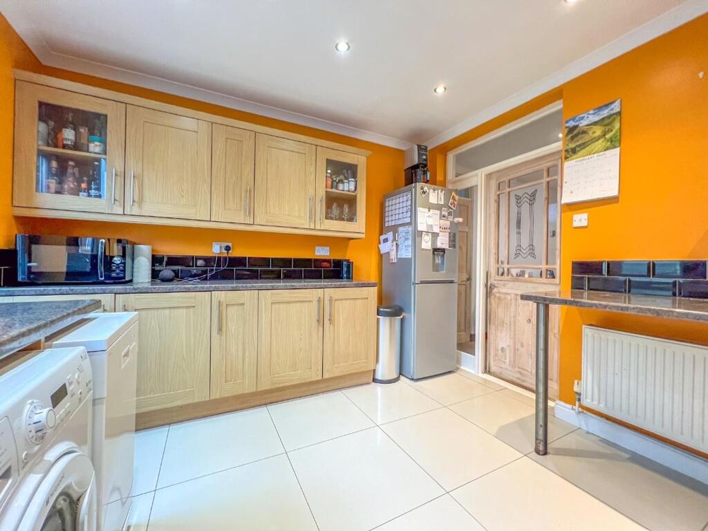 Glenfield Av. - Image-16.jpg