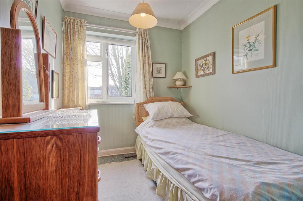 Bedroom 4.jpg