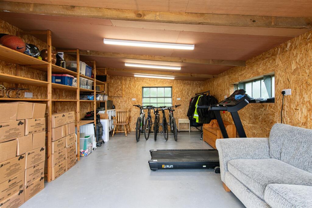 Garage2.jpg
