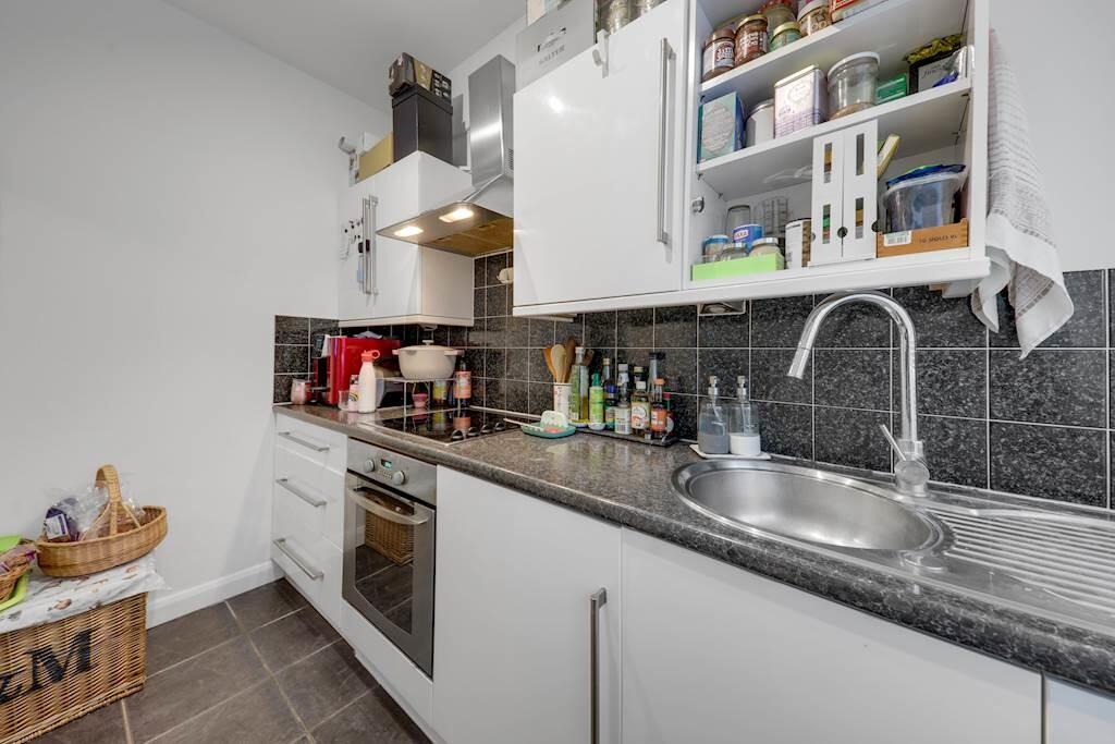 03-3e00image00010...