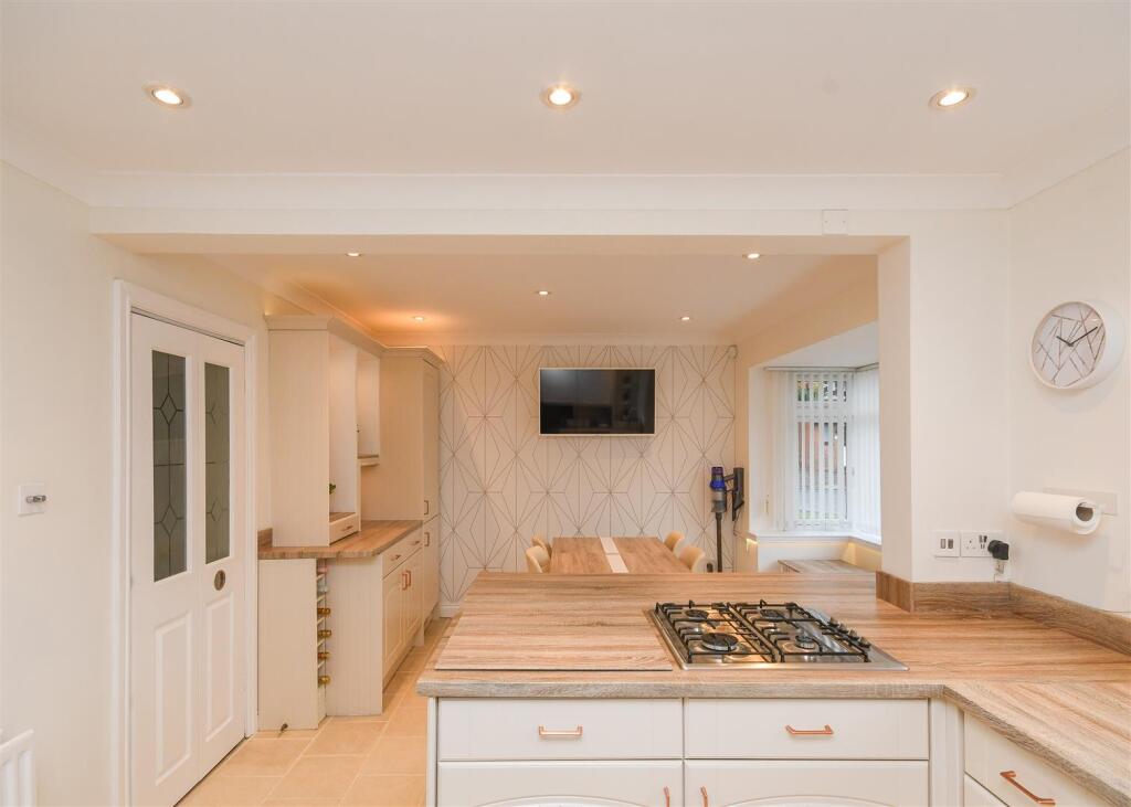 7 Griffiths Drive - Kitchen Diner.jpg