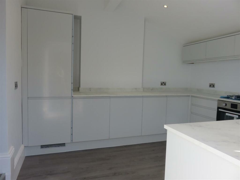 kitchen 2.JPG