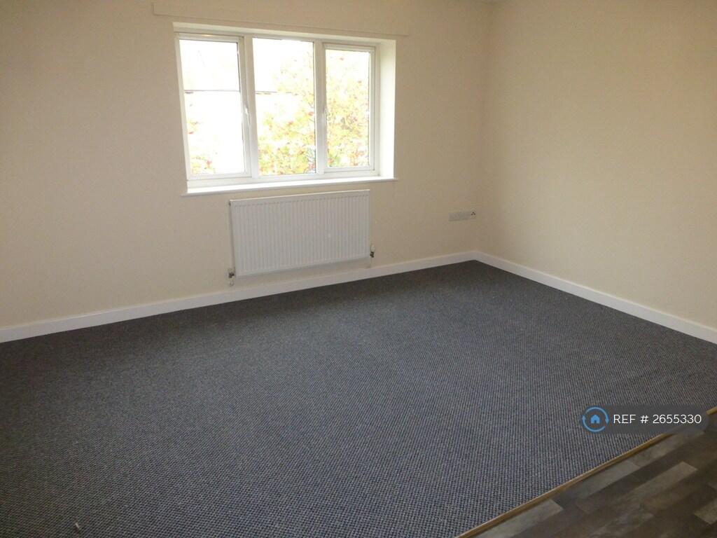 Kitchen / Lounge 3