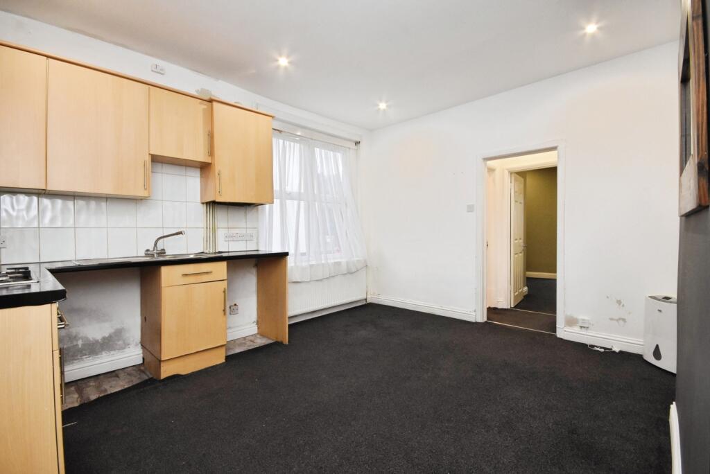 Lounge/Kitchen