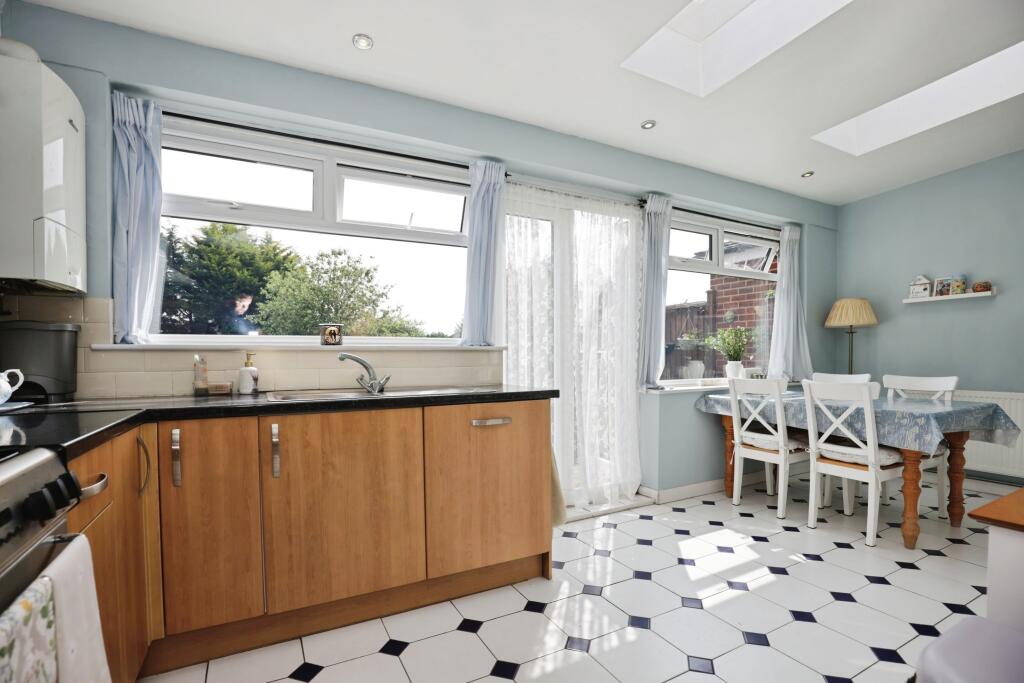 Kitchen/Breakfast