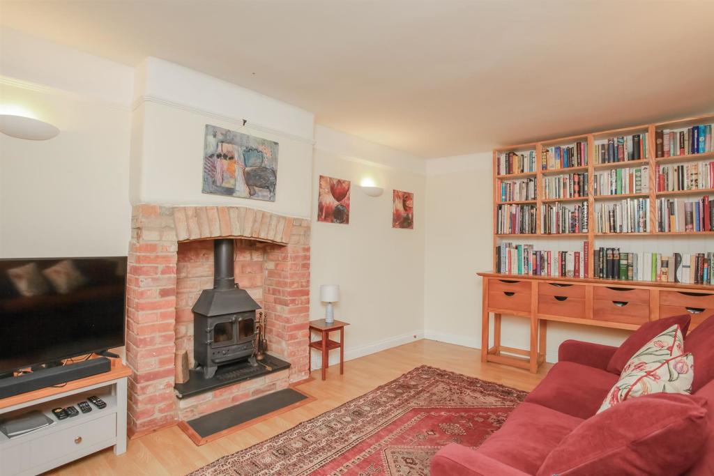 2 Church Street Lounge with fireplace.jpg