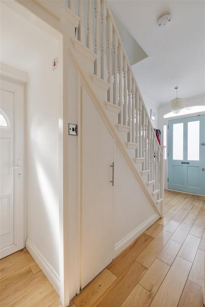 Peterborough Road, E10