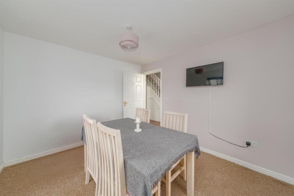 1 Queen Elizabeth Drive-06.jpg