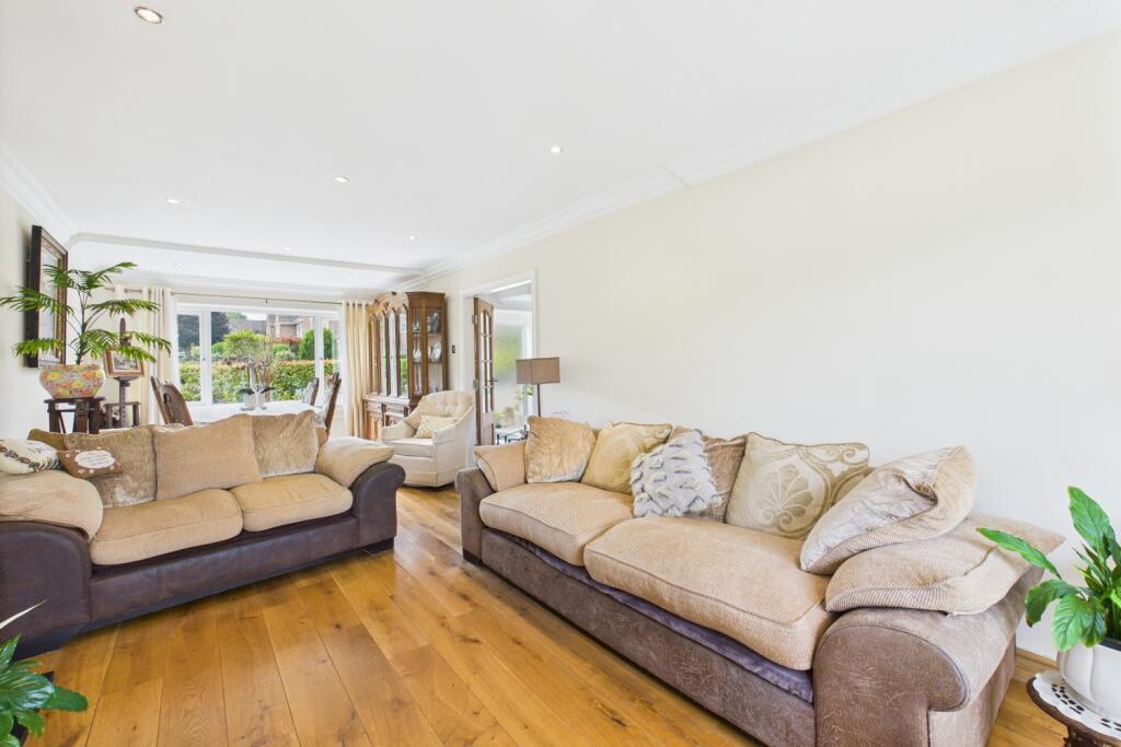 CAM03162G0-PR0301-STILL031