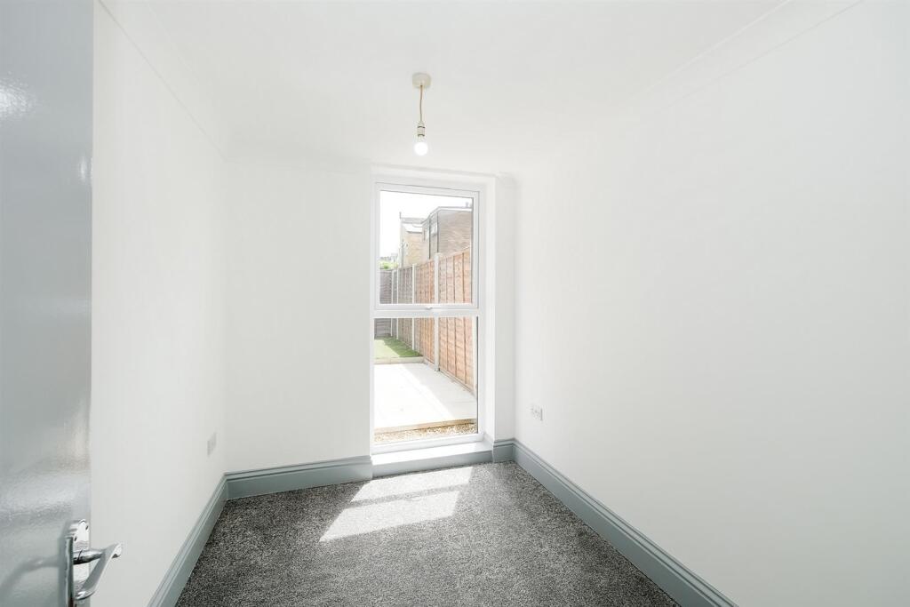 78-80 Spruce Hills Flat 2-10_web.jpg