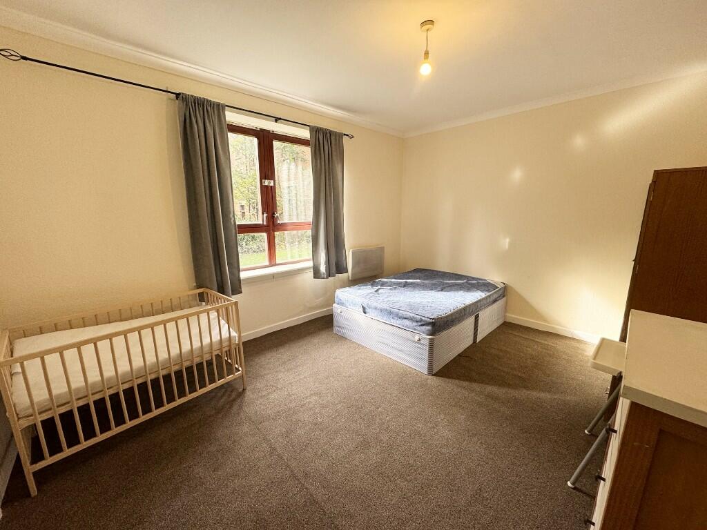 Bedroom 1 (1)