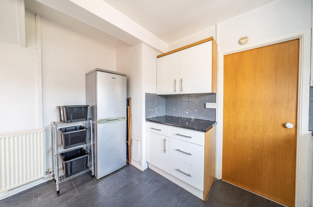 1334651-7-689f6b7...