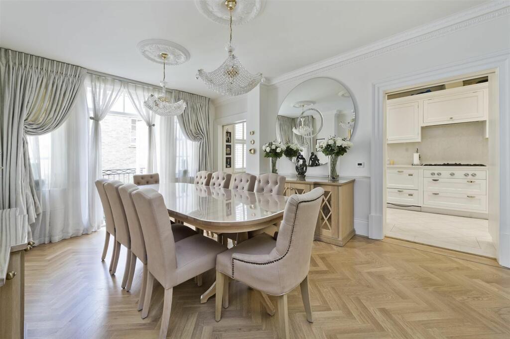 1b eaton sq-7013.jpg