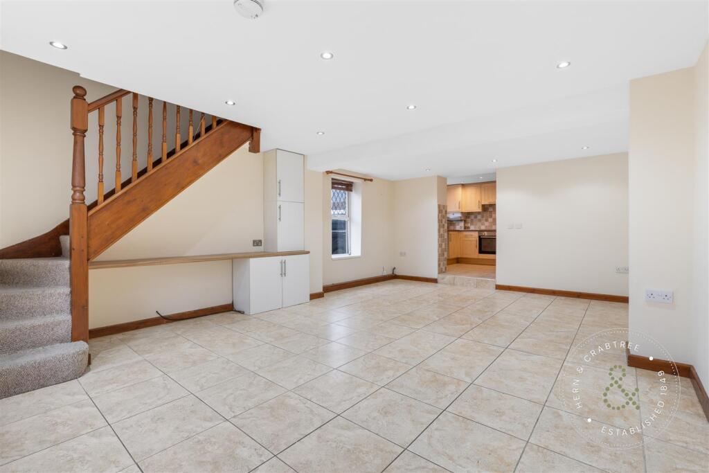 Cardiff Road, HernCrabtree (6).jpg