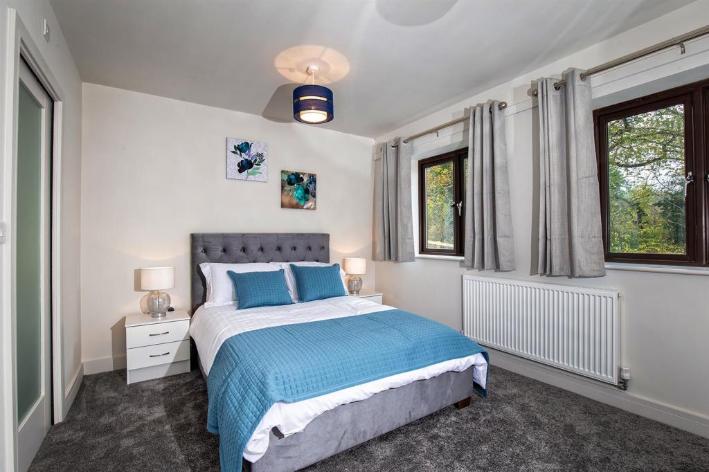 bedroom1.jpg