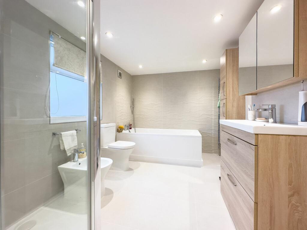 Main bathroom