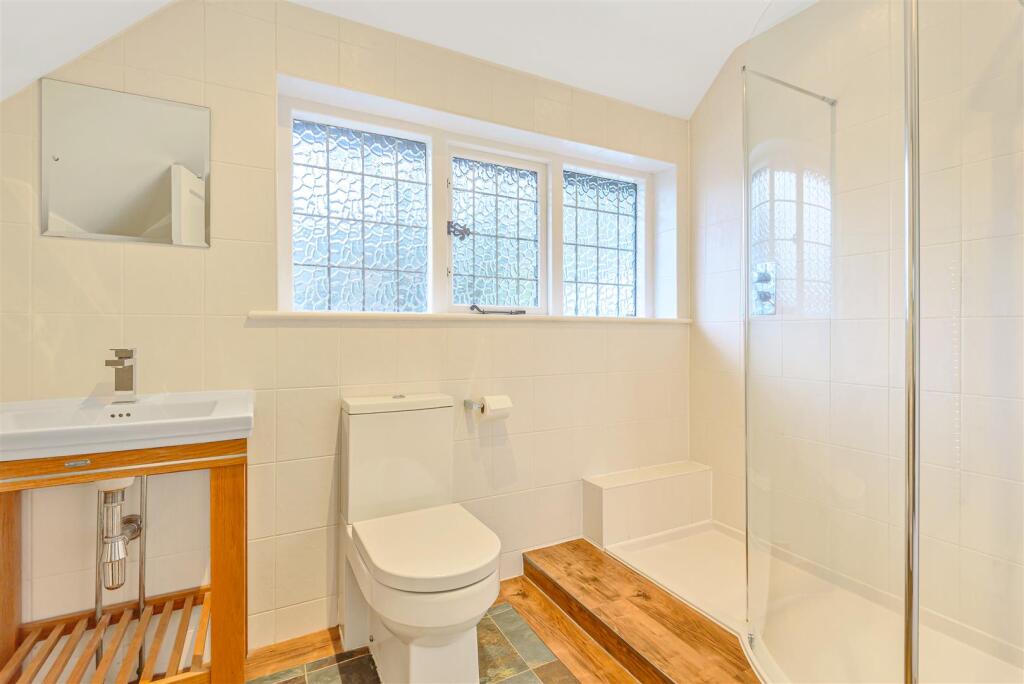 Family shower room.jpg