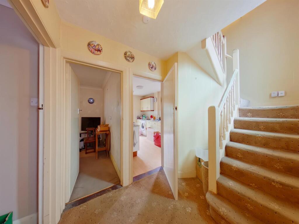 Entrance Hall (2).jpg