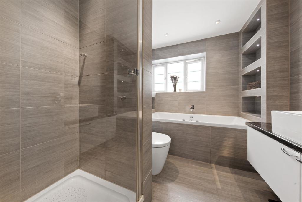 Flat 32, Whittington Court - 2FUesWmacrTMgG5c1QfT.
