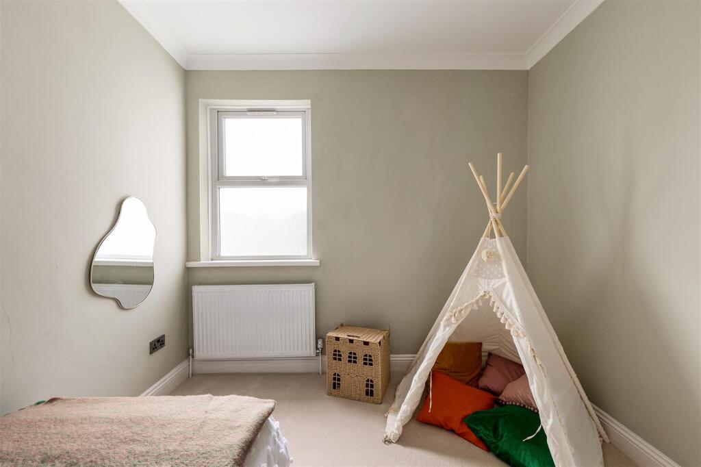 Leasowes Road E10