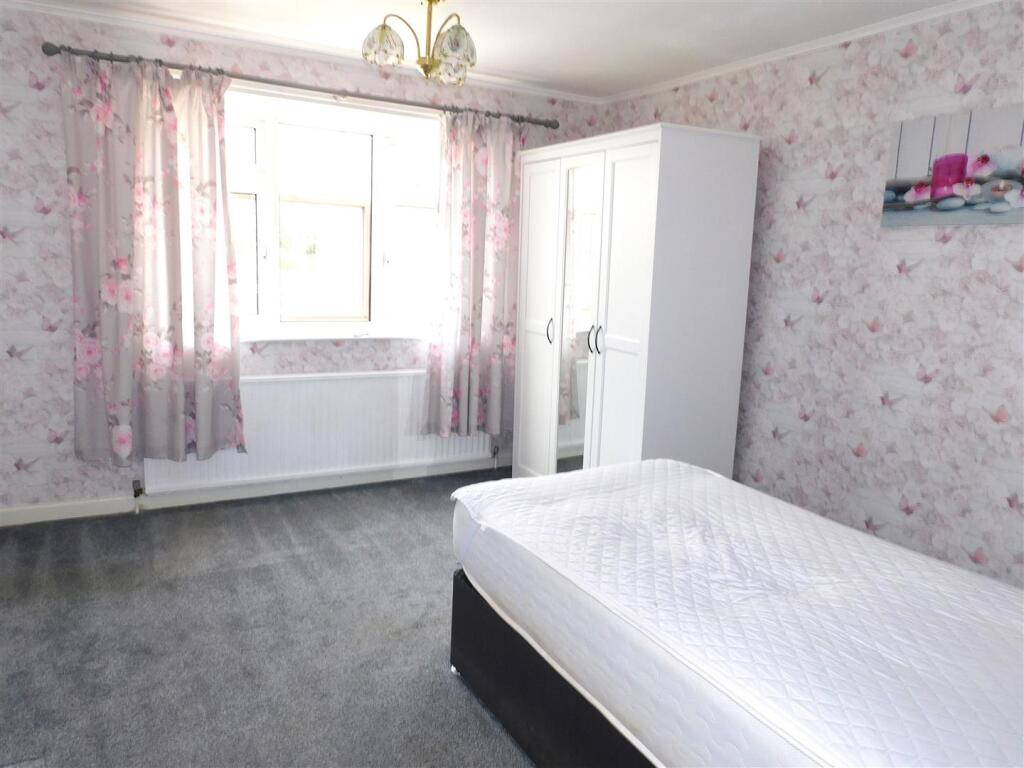 15 WO GF BED NEW.JPG