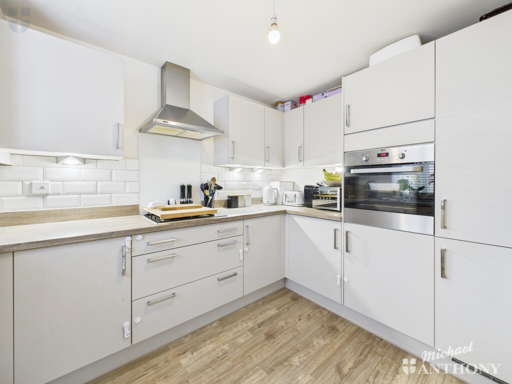 CAM03852G0-PR0479-STILL005