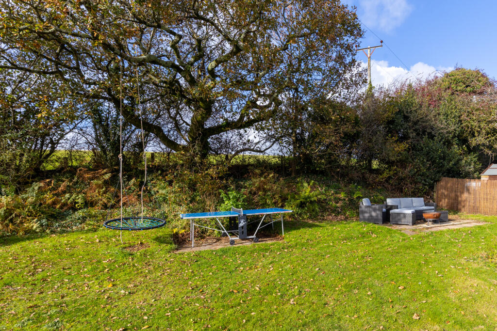 A13 - Bramble Lower Norton Barns East Allington - 