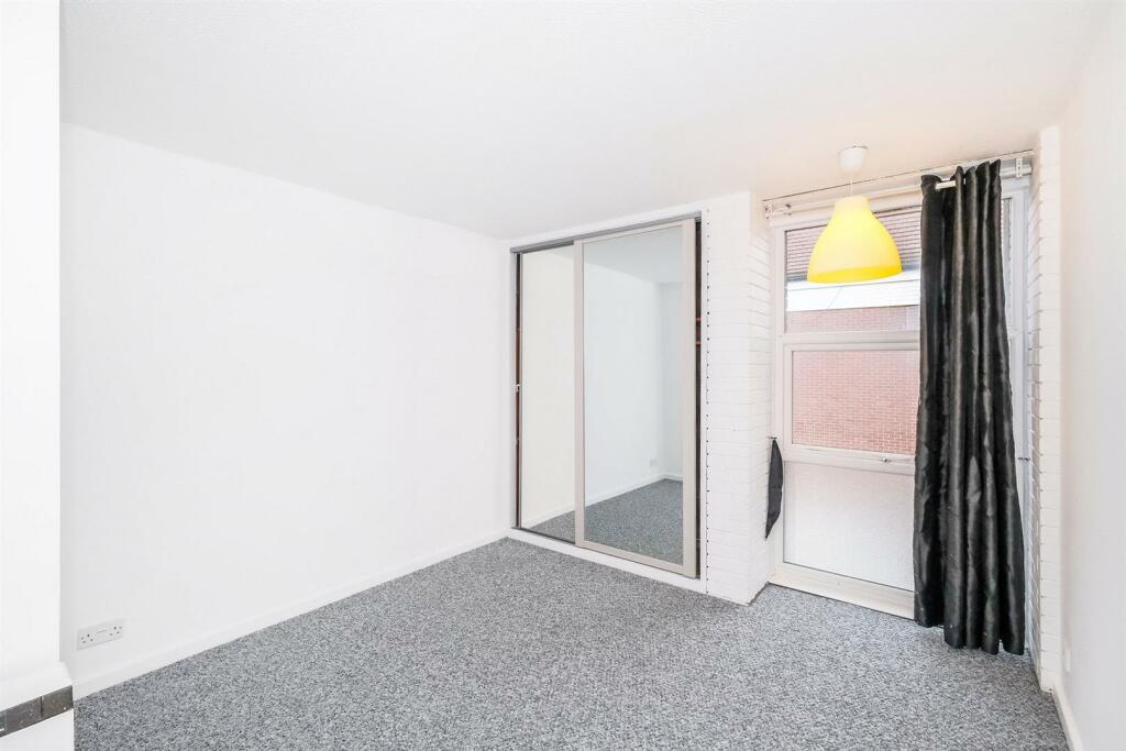 15 Harefield House-1_web.jpg