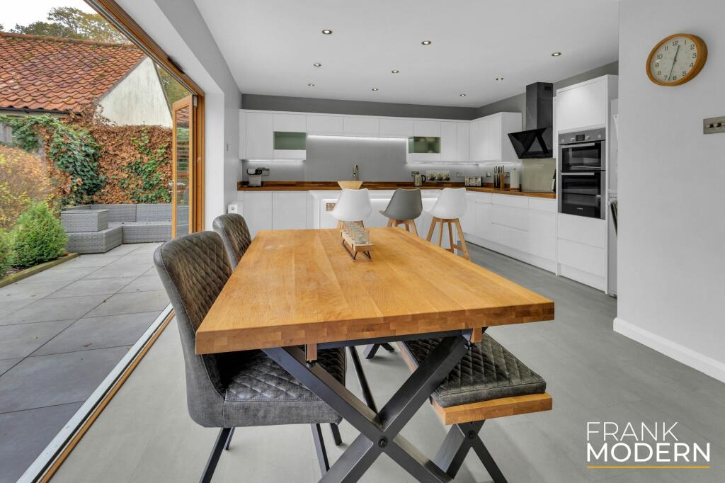 Kitchen / Diner