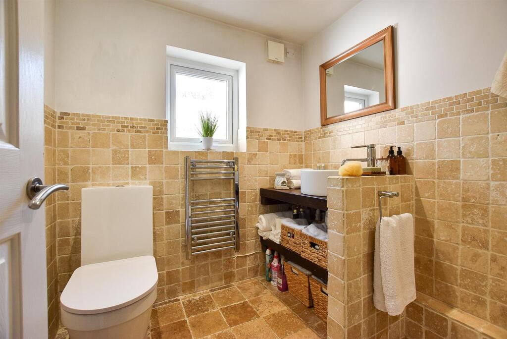 Shower Room.jpg