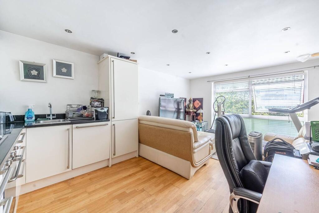 Davidson Frost-Wellings, DFW, Brampton Court, Livi