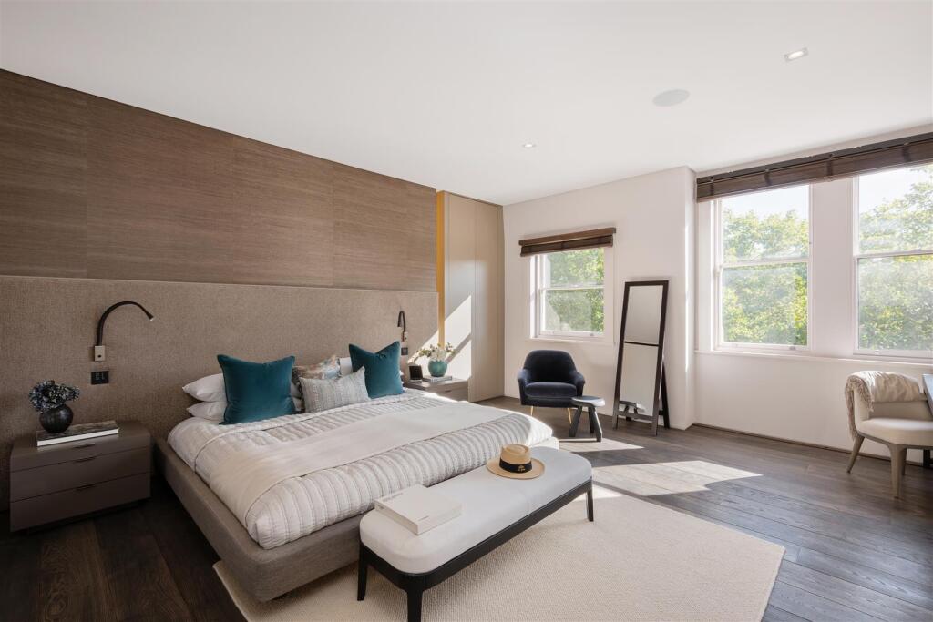 Flat A, 54 Cadogan Square Hi-31.jpg