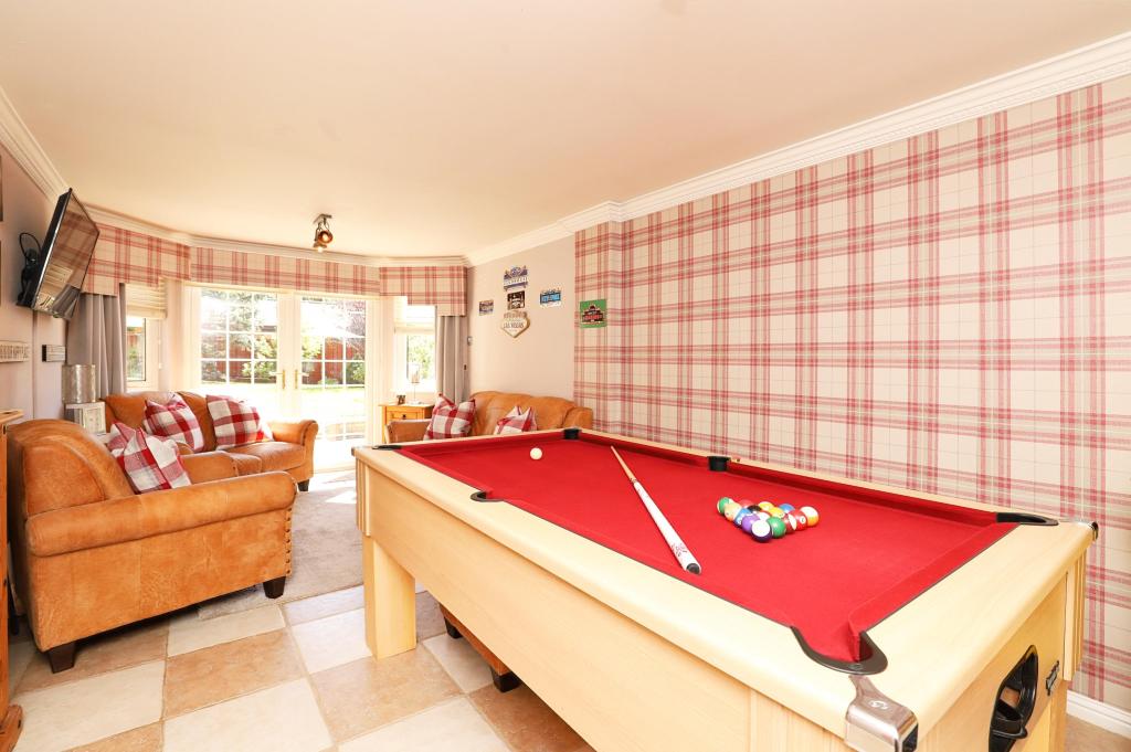 Lounge/Family/Games