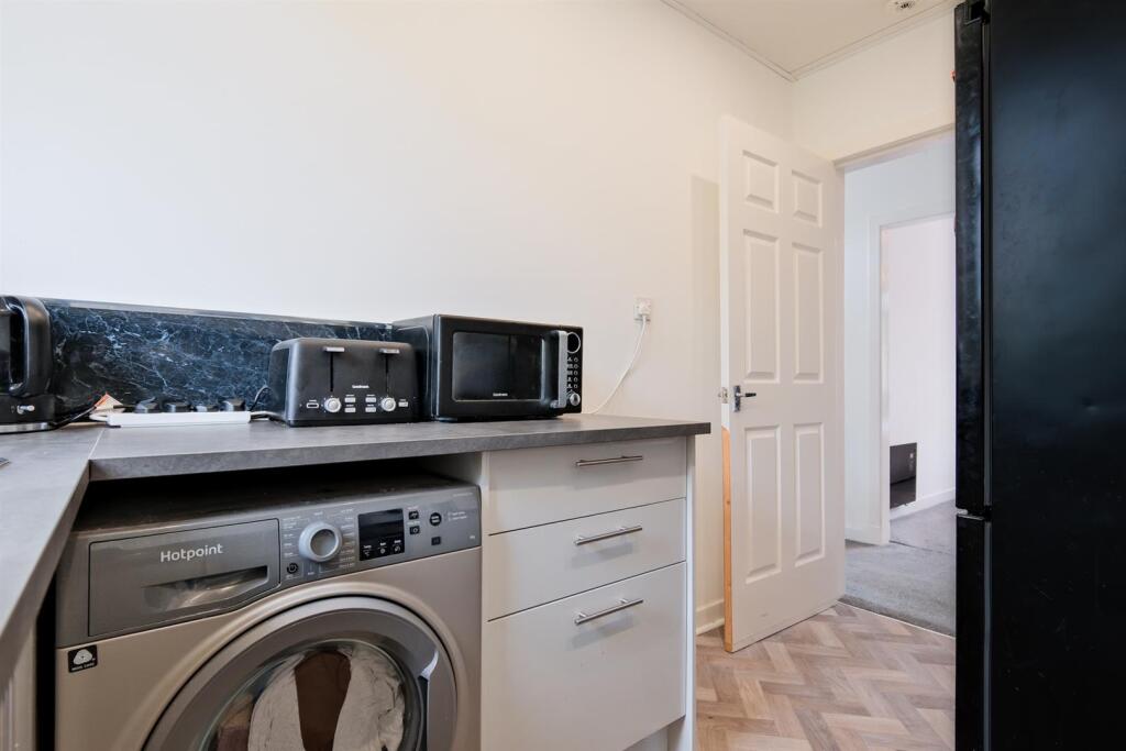 009-81 Ivanhoe Crescent, Wishaw, ML2 7DT.jpg