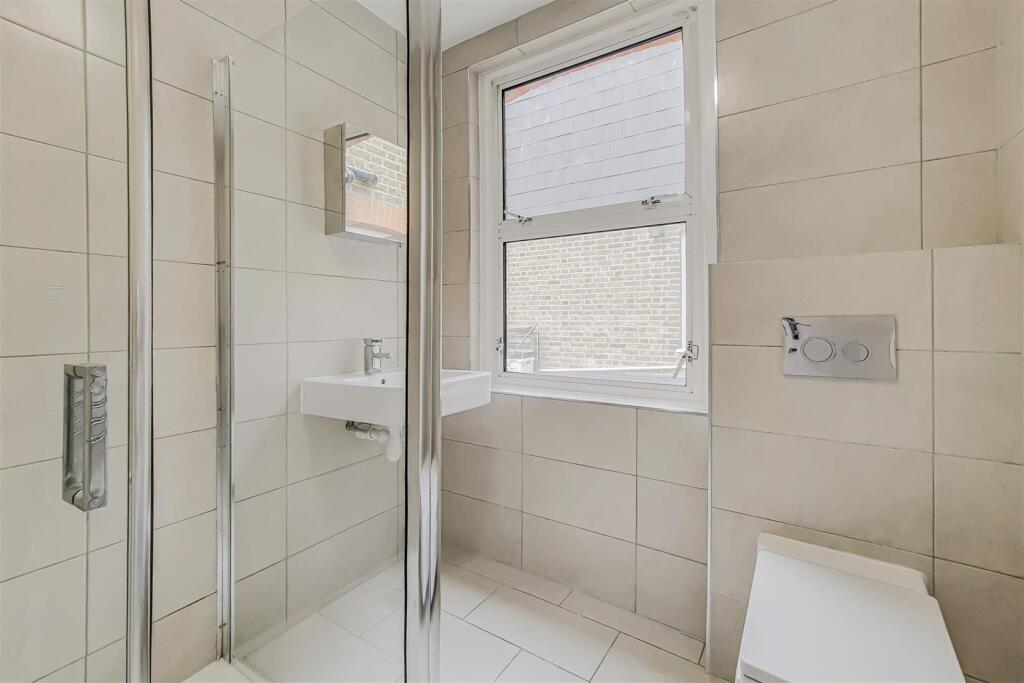 8_Shower Room 1-0.jpg