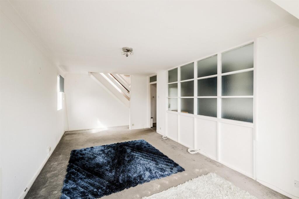 19 Trent Court ewb (7).jpg