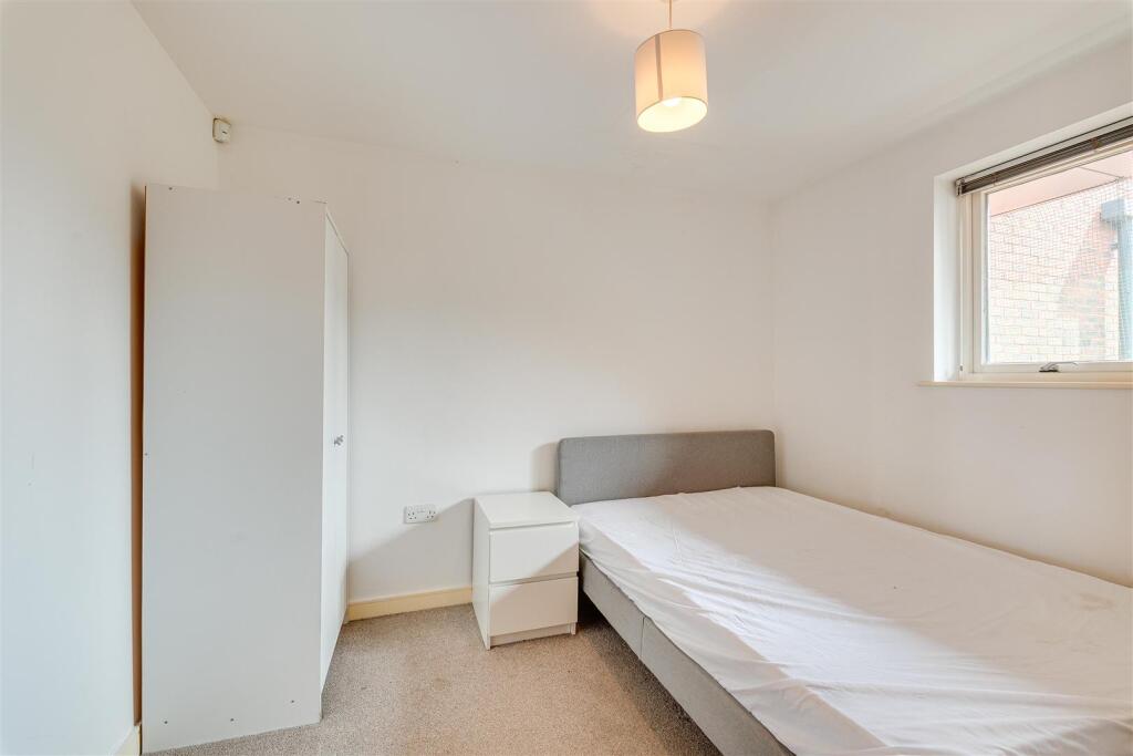 87 Hudson Gardens_8.jpg