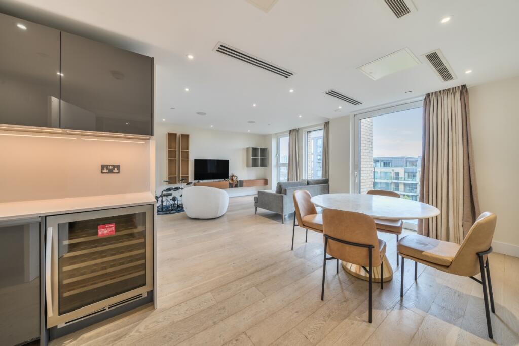 1349918-7-68b9a2a...