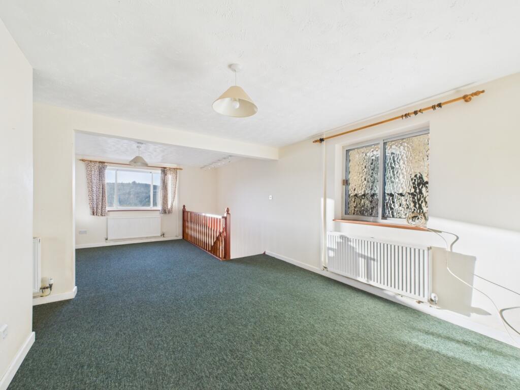 CAM01721G0-PR0105-STILL012